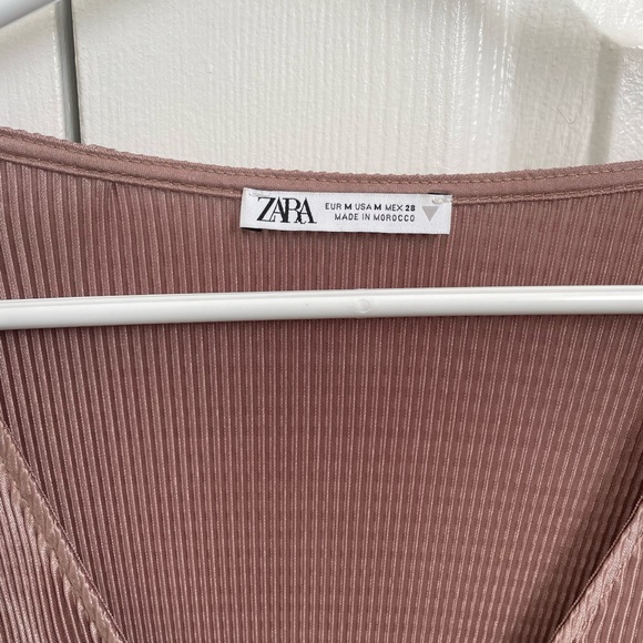 Bell sleeve shiny Zara blouse - Picture 2 of 3